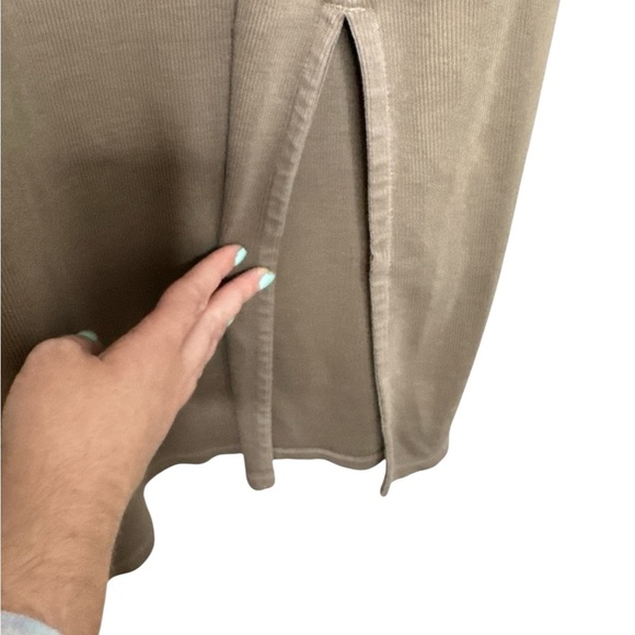 Old Navy Fitted Rib-Knit Midi Cami Dress - Picture 6 of 7